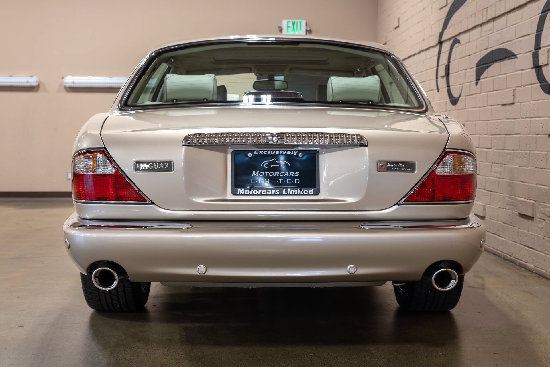 Used 2001 Jaguar XJ Supercharged RWD image 8