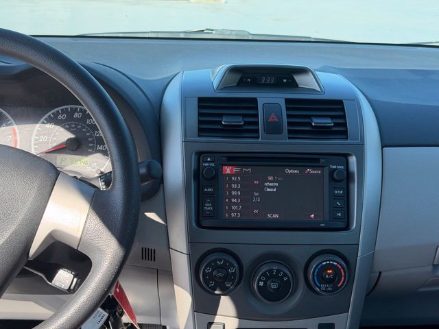 Used 2013 Toyota Corolla LE FWD image 12