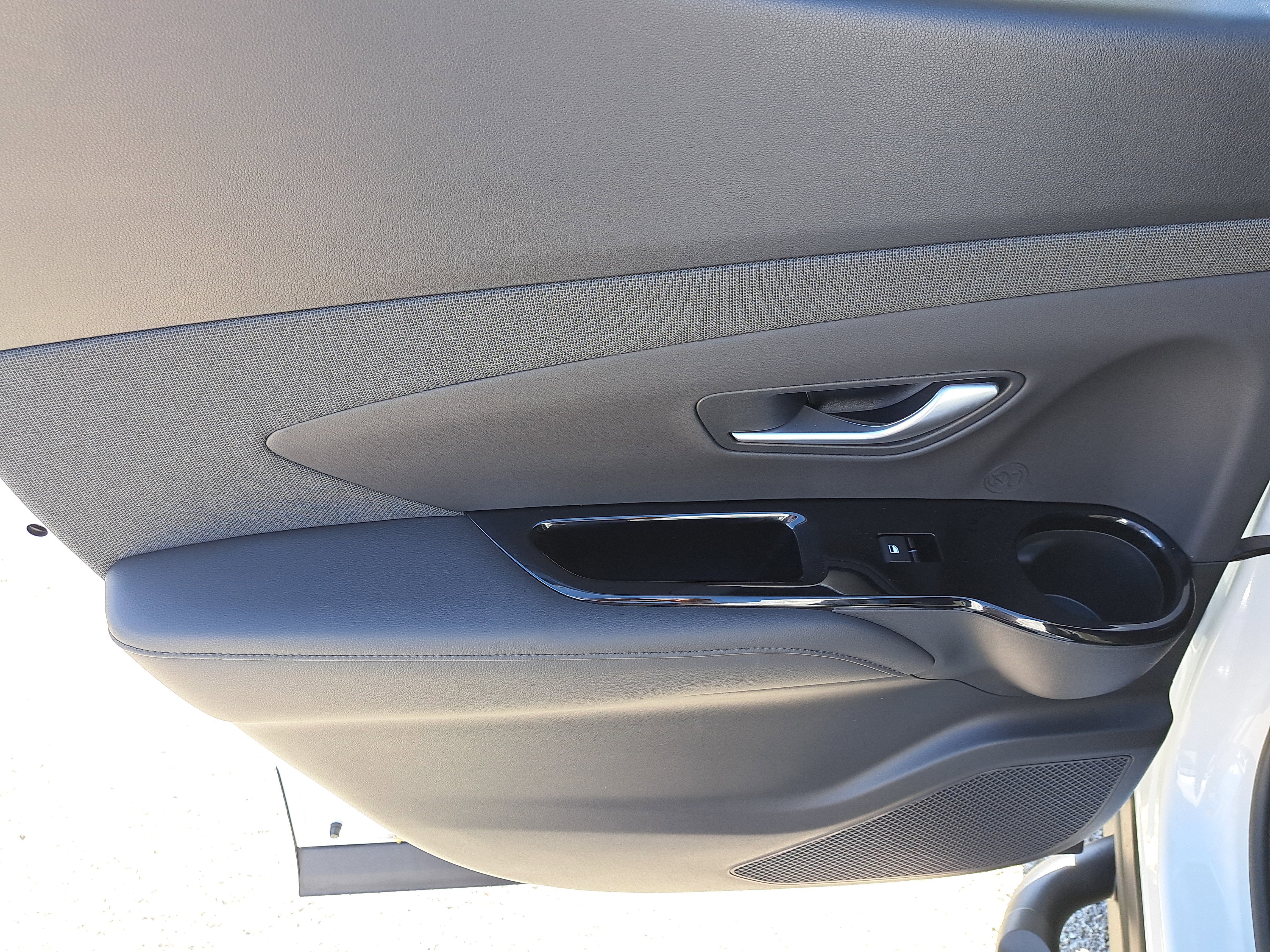 Certified 2025 Hyundai Santa Cruz Limited image 7