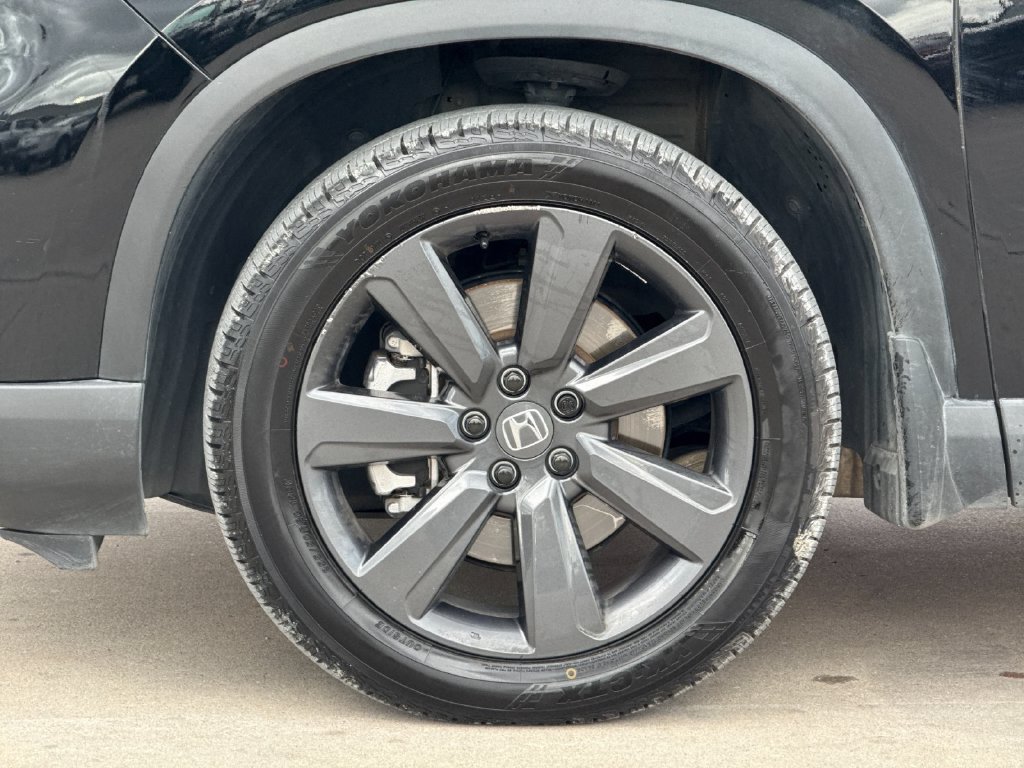 Used 2025 Honda Pilot Sport image 27