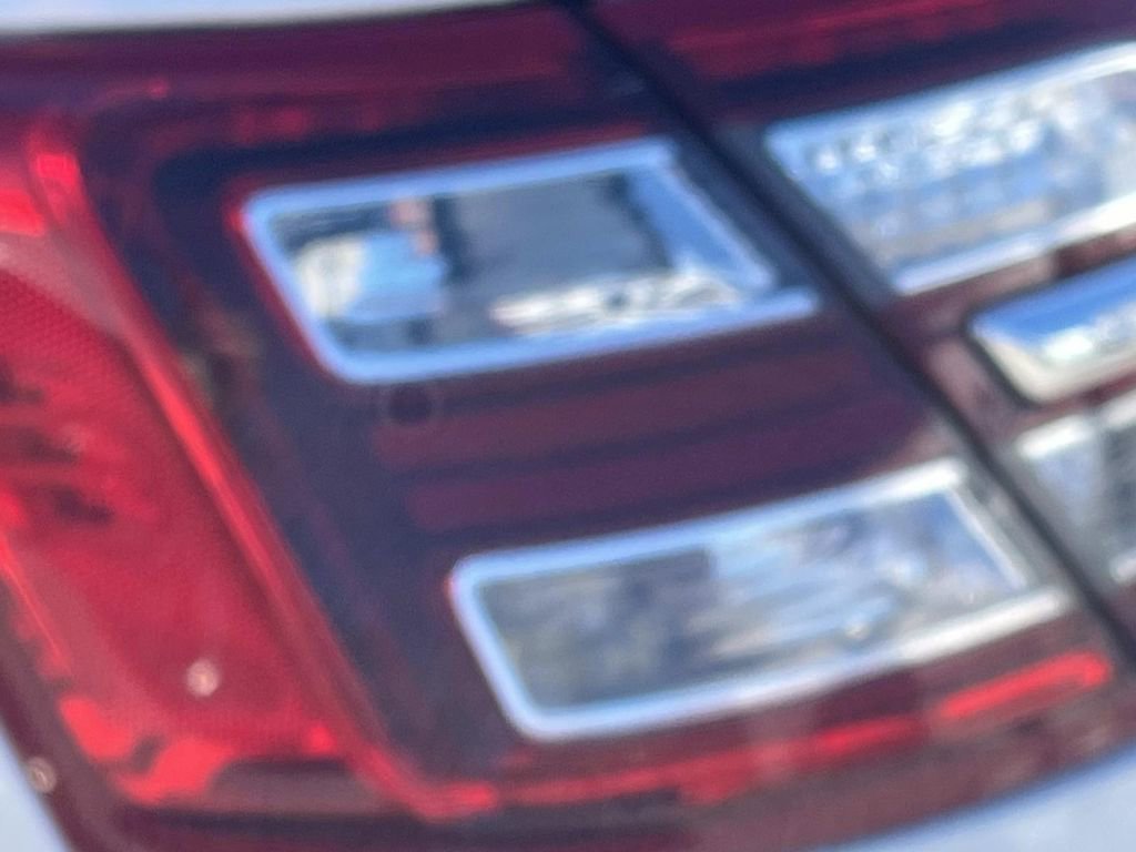 Used 2019 Ford Taurus Limited image 10