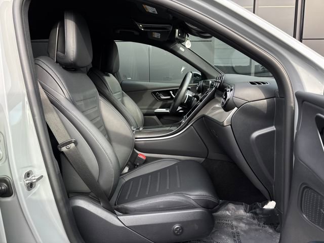 Used 2025 Mercedes-Benz GLC 300 4MATIC image 45