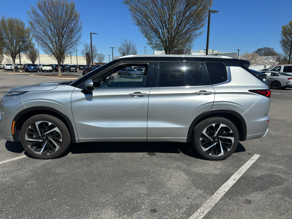 Used 2024 Mitsubishi Outlander SEL image 6