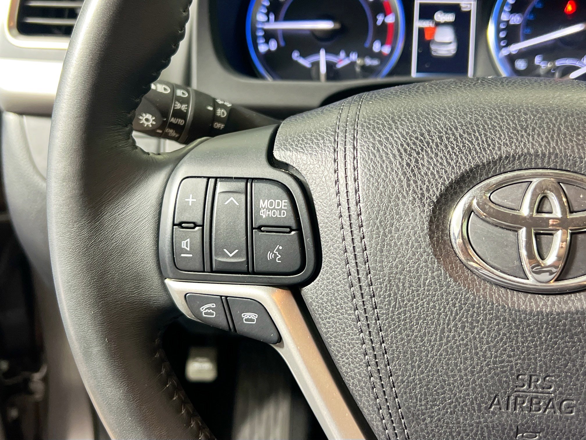 Used 2016 Toyota Highlander XLE image 18