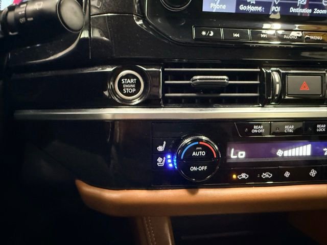 Used 2024 Nissan Pathfinder Platinum w/ Black Appearance Package FWD image 32