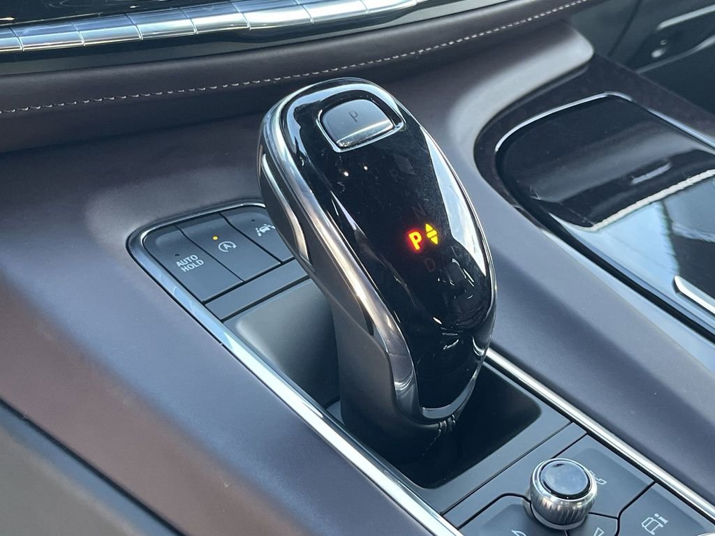 Used 2023 Cadillac Escalade Premium Luxury Platinum image 8