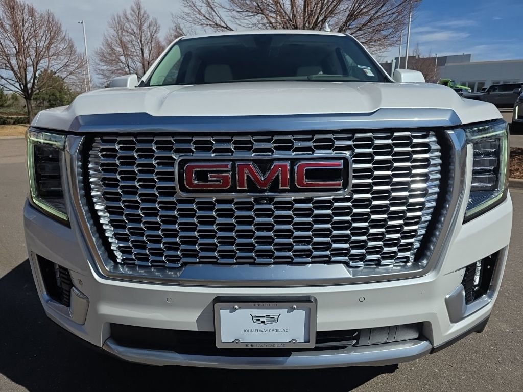 Used 2021 GMC Yukon Denali w/ Denali Premium Package image 9