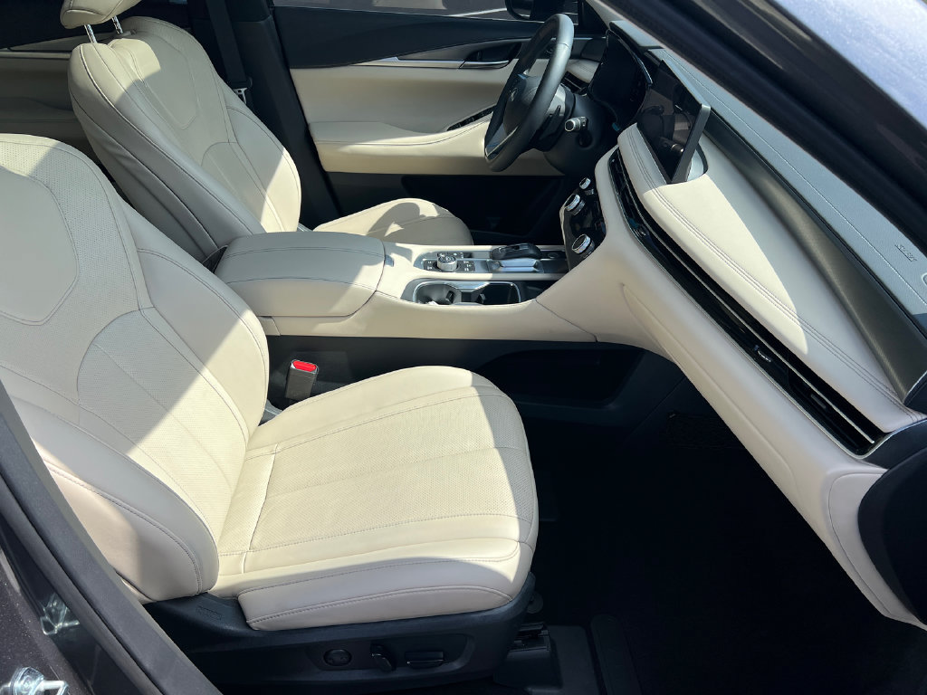 Used 2023 INFINITI QX60 Luxe w/ Cargo Package AWD/4WD image 13