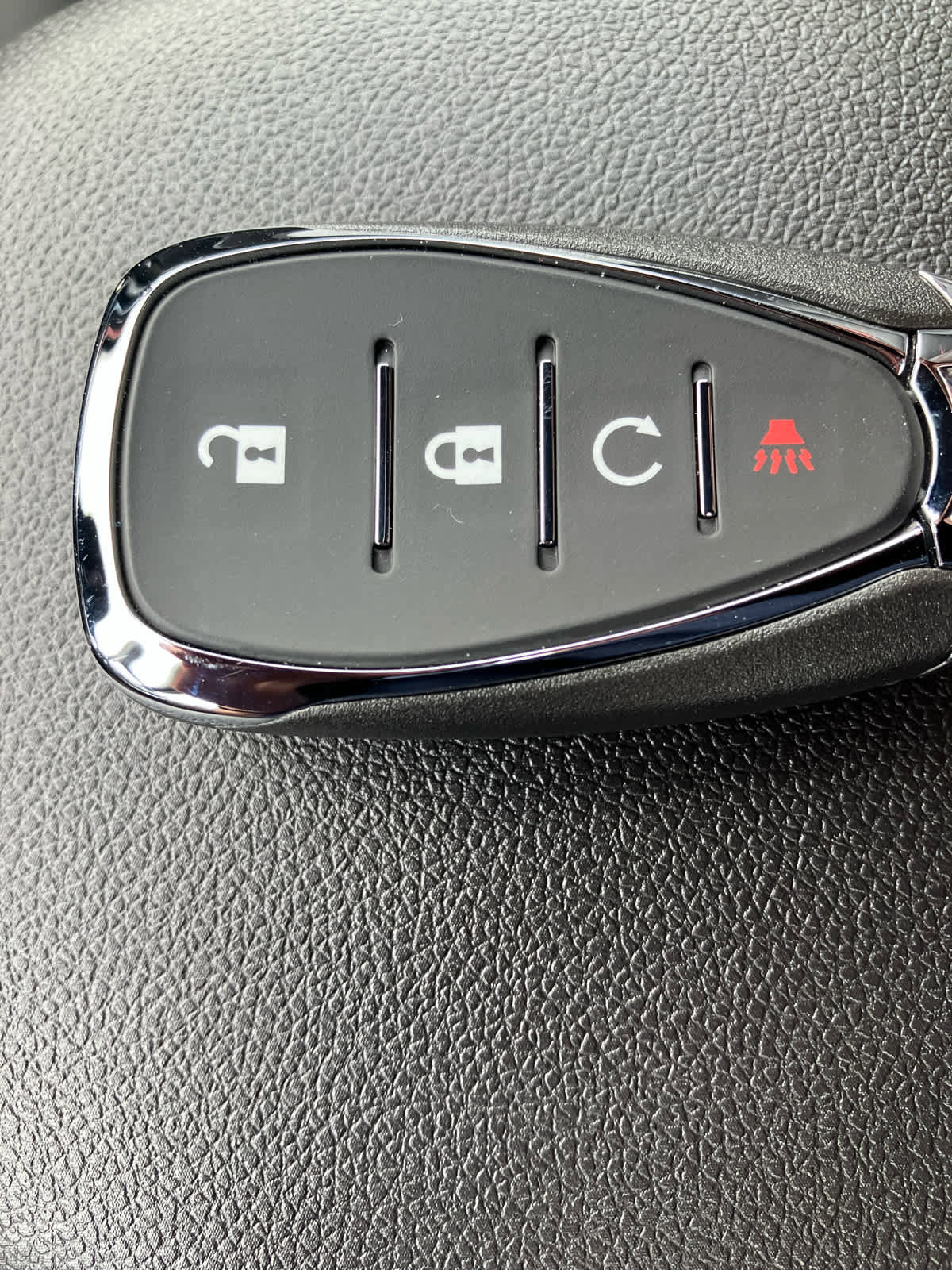 New 2026 Chevrolet Trax RS w/ Driver Confidence Package image 32