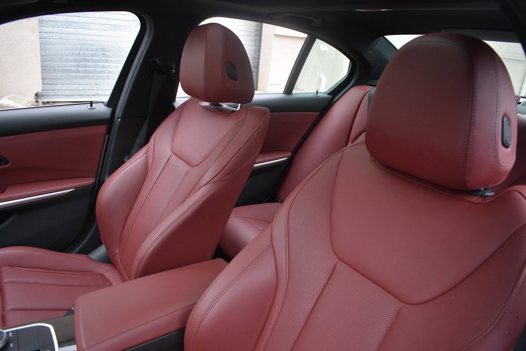 Used 2024 BMW 330i Sedan w/ Convenience Package image 10