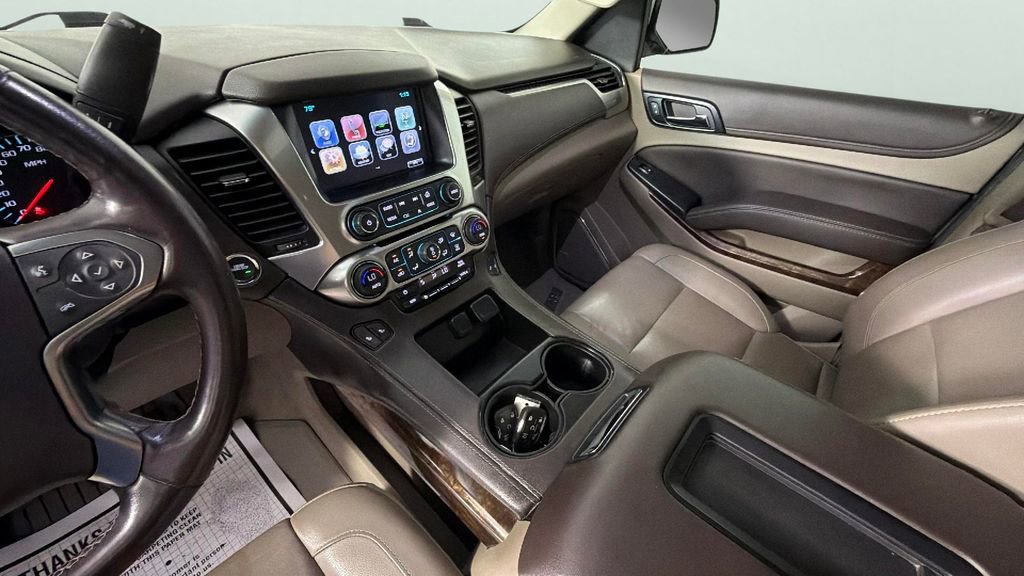 Used 2019 Chevrolet Suburban LT w/ Luxury Package RWD image 19