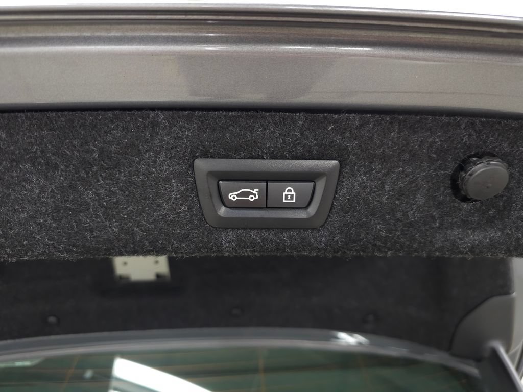 Used 2023 BMW 540i xDrive w/ Executive Package AWD/4WD image 8