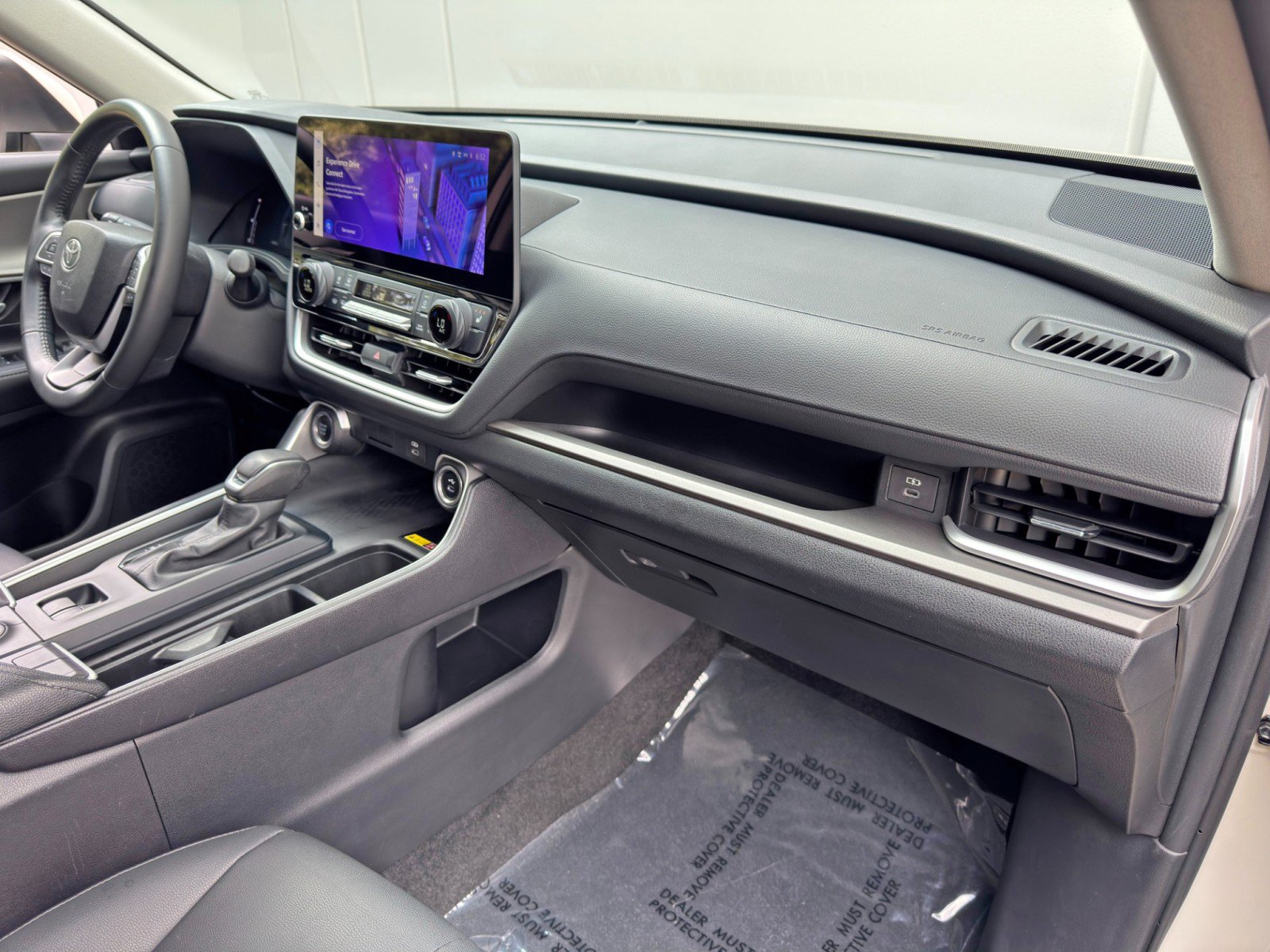 Used 2024 Toyota Grand Highlander AWD image 14