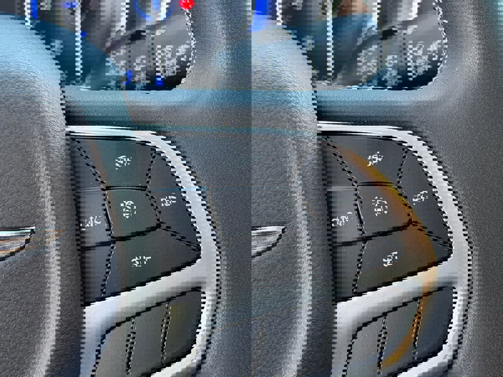 Used 2024 Chrysler Voyager LX image 27