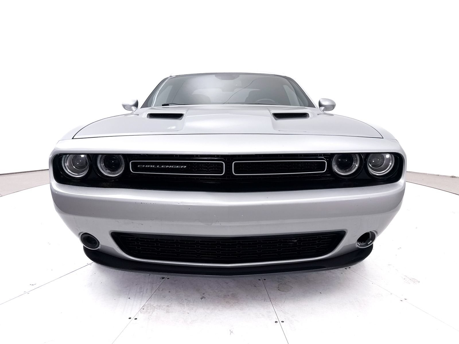 Used 2019 Dodge Challenger SXT RWD image 12