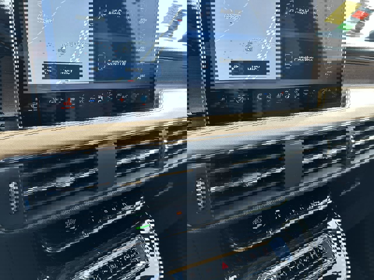 Used 2023 Lincoln Corsair Reserve w/ Equipment Group 201A image 28