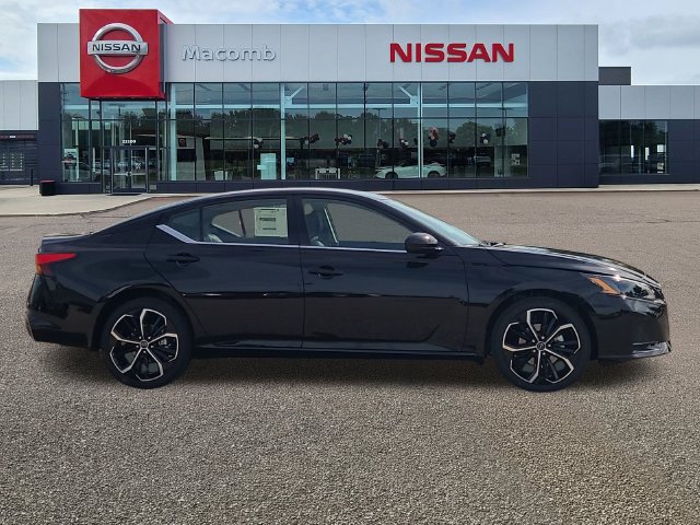 New 2026 Nissan Altima 2.5 SR AWD/4WD image 8
