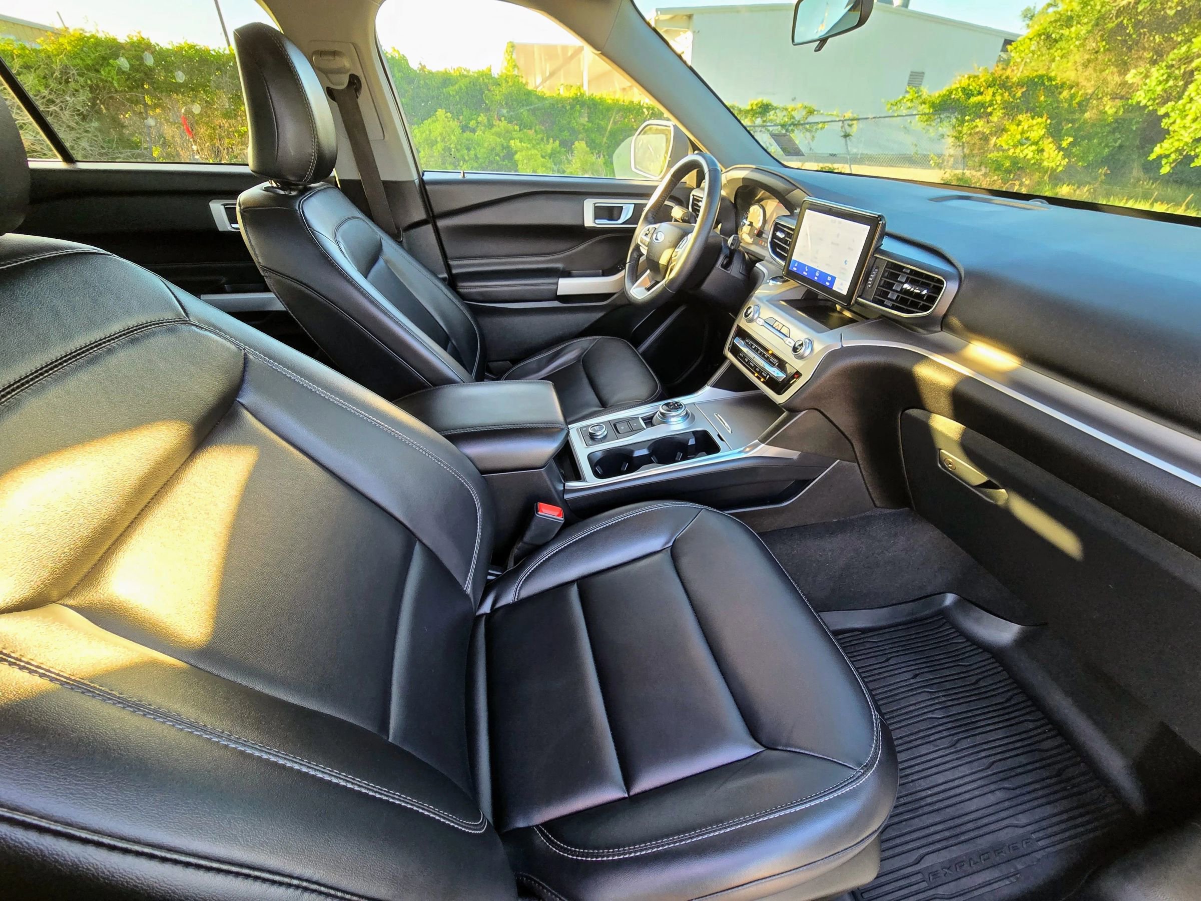 Used 2022 Ford Explorer XLT w/ Equipment Group 202A image 13