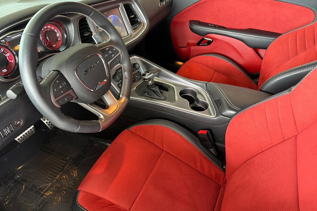 Used 2016 Dodge Challenger SRT Hellcat image 7