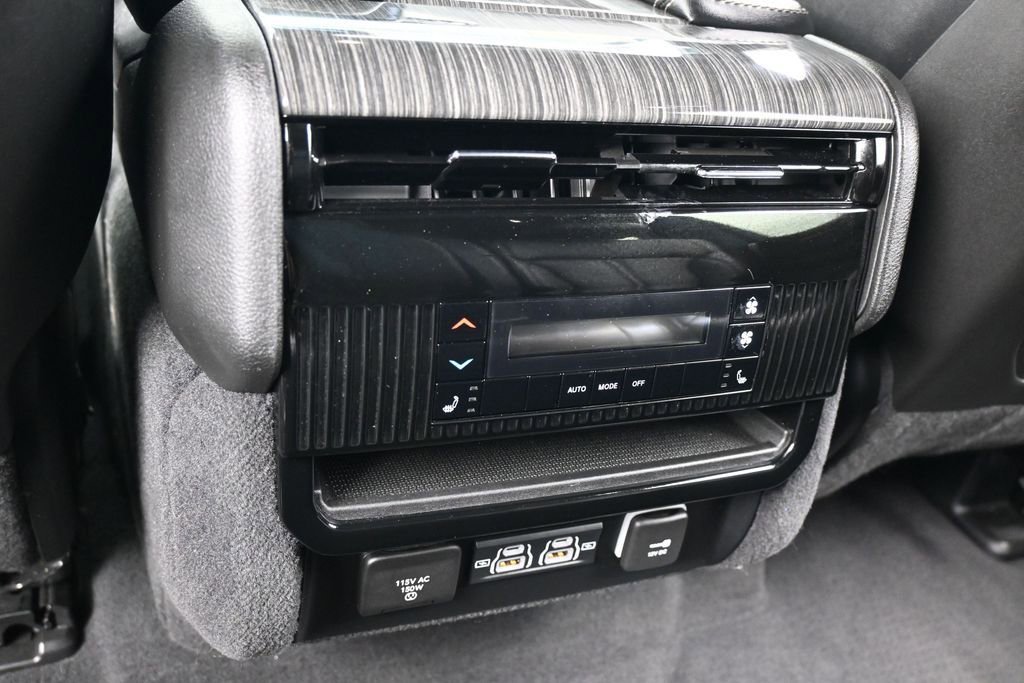 Used 2022 Jeep Wagoneer Series III RWD image 35