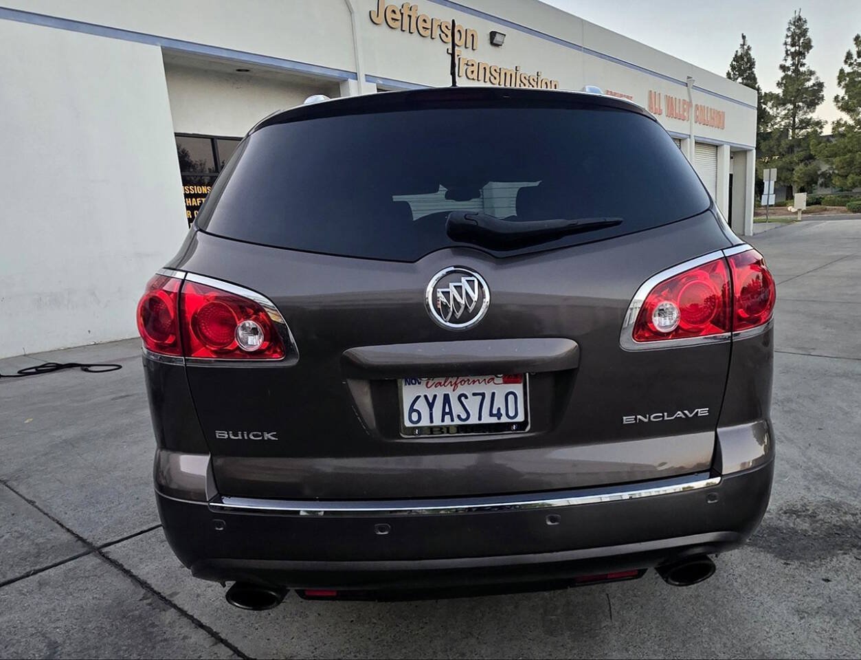Used 2012 Buick Enclave Leather FWD image 7