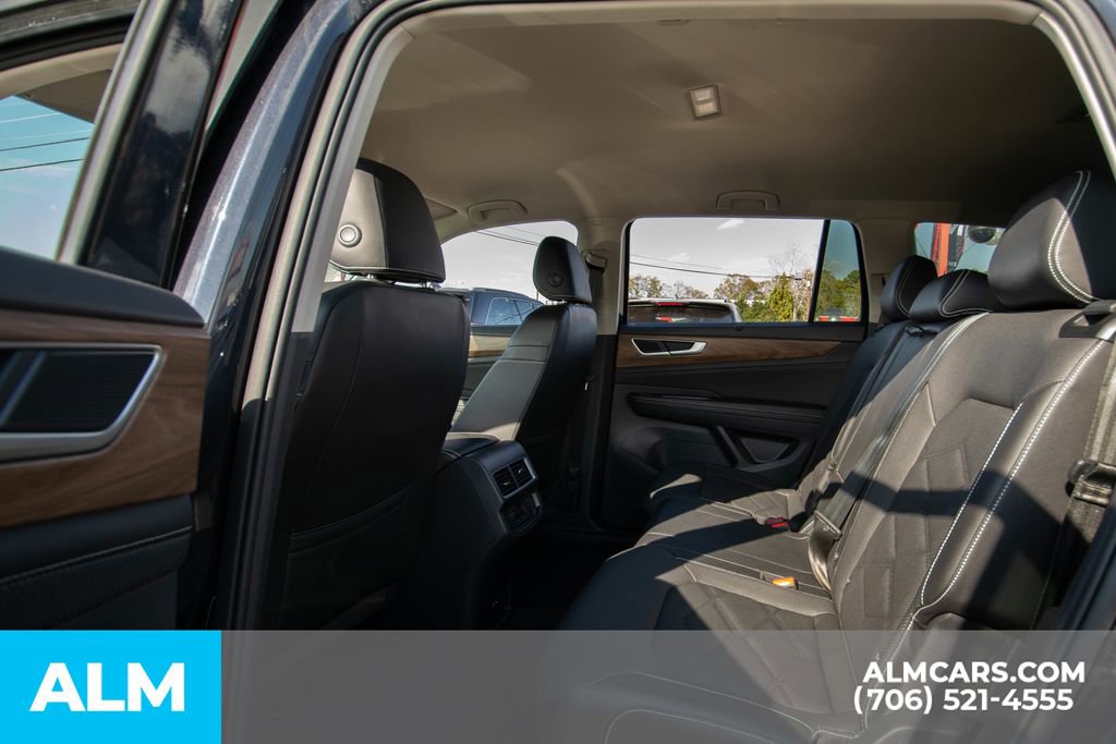 Used 2025 Volkswagen Atlas SE image 10