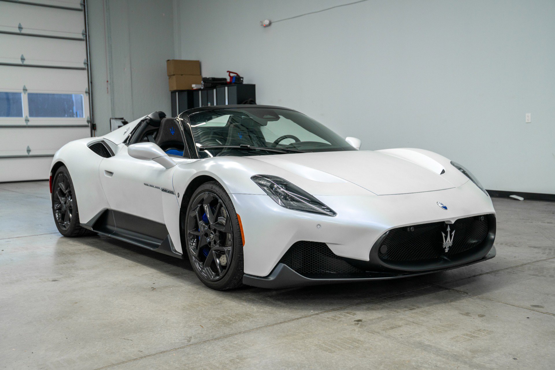 Used 2023 Maserati MC20 Spyder RWD image 3