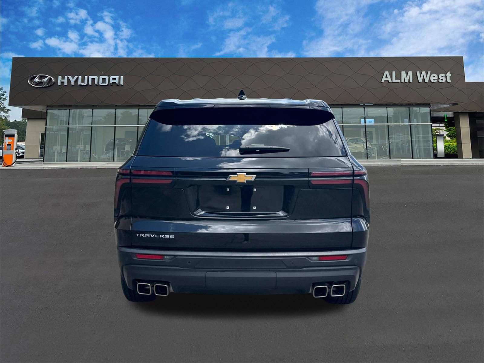 Used 2024 Chevrolet Traverse LS FWD image 6
