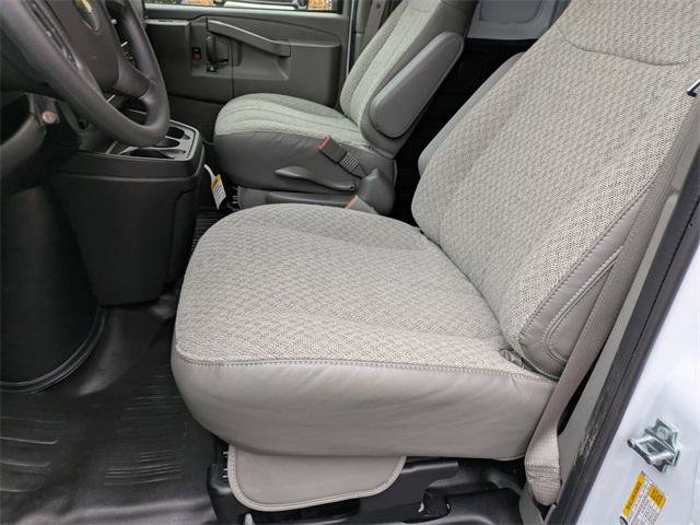 New 2025 Chevrolet Express 3500 w/ Driver Convenience Package image 11