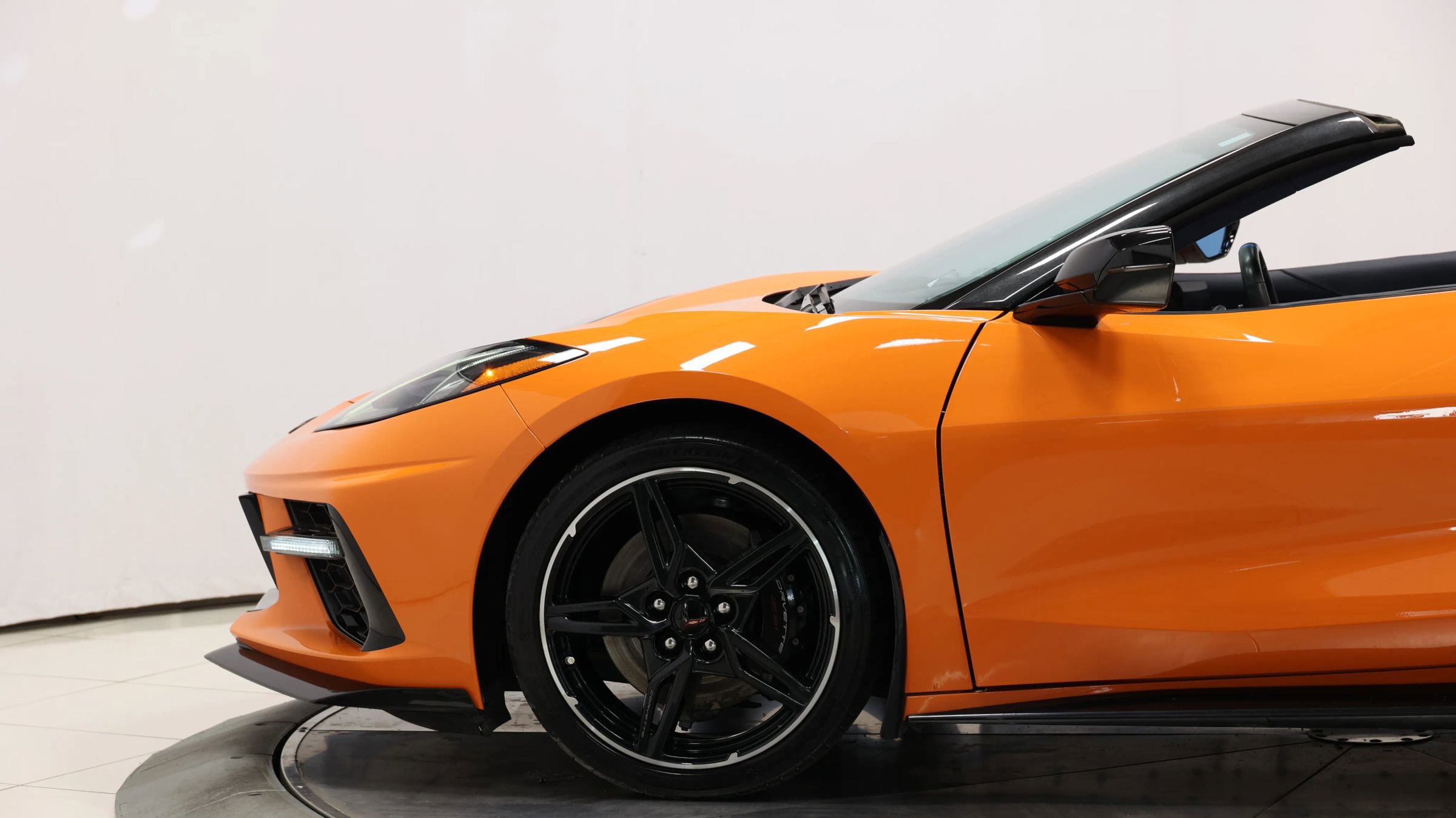 Used 2022 Chevrolet Corvette Stingray Premium Conv w/ Z51 Performance Package image 9