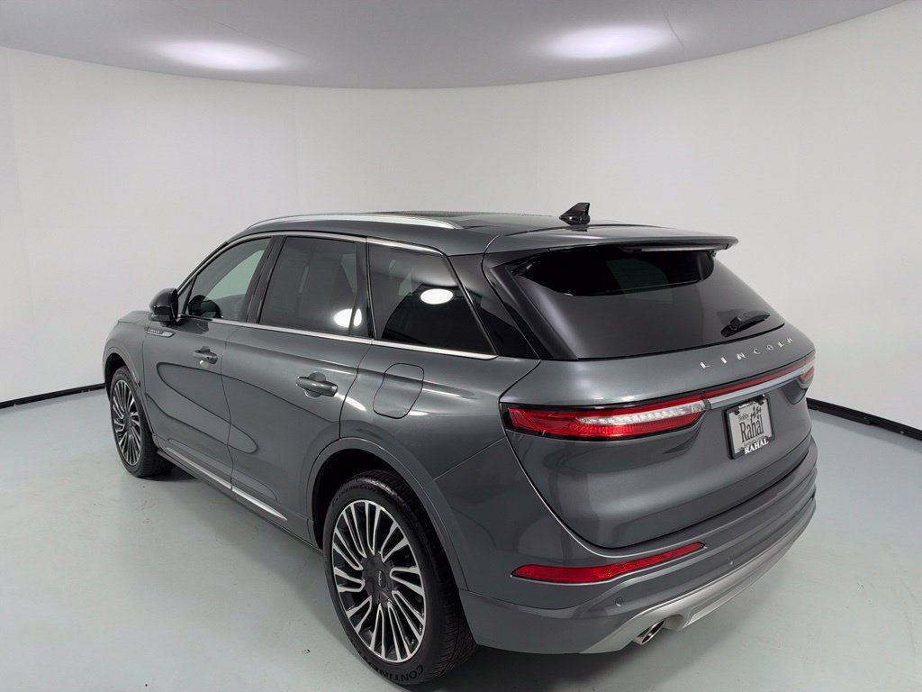 Used 2022 Lincoln Corsair AWD w/ Premium Package image 5