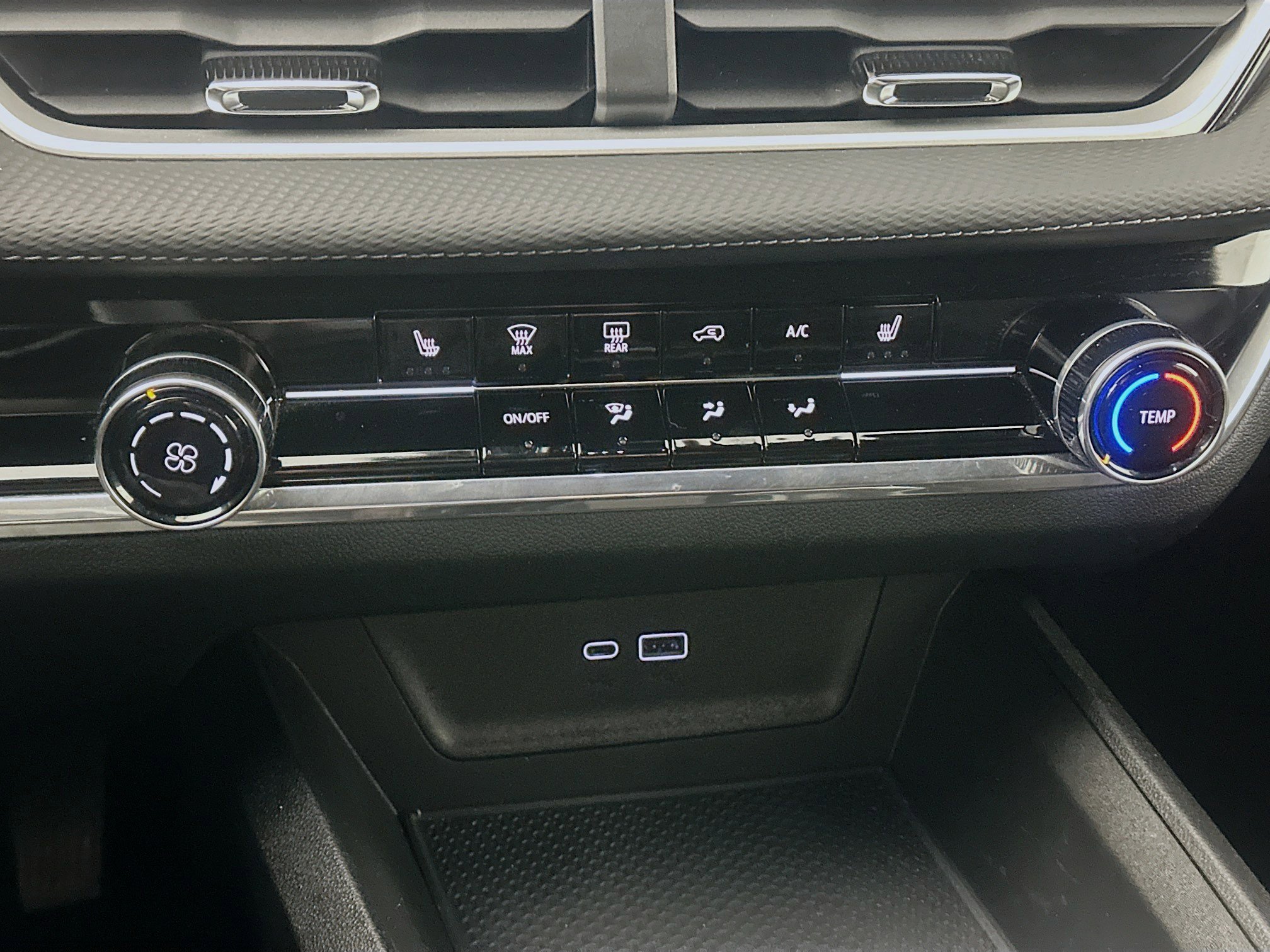 Used 2025 Chevrolet Equinox LT image 24