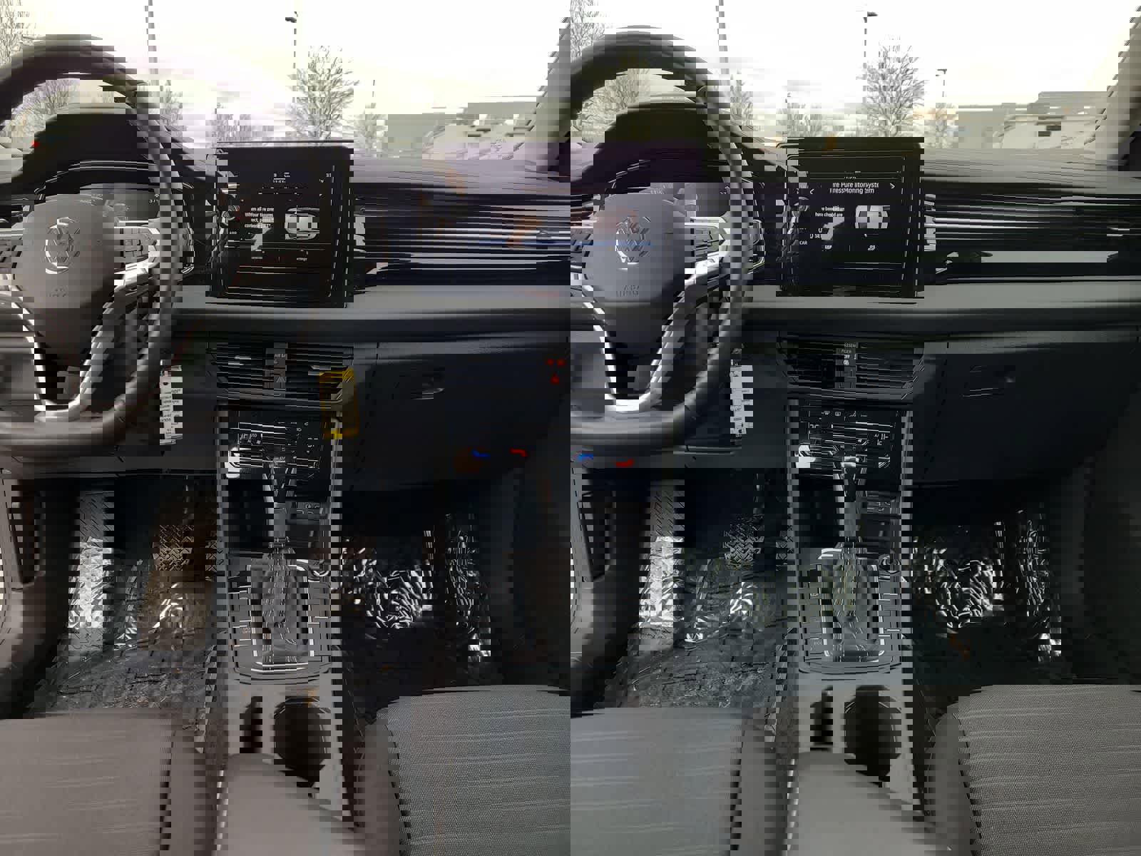 Used 2025 Volkswagen Jetta S image 18