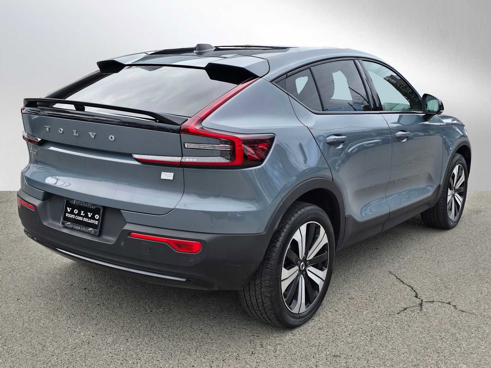 Certified 2023 Volvo C40 P8 Recharge Plus image 3