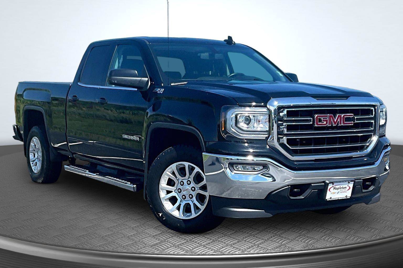 Used 2017 GMC Sierra 1500 SLE w/ SLE Value Package AWD/4WD image 13