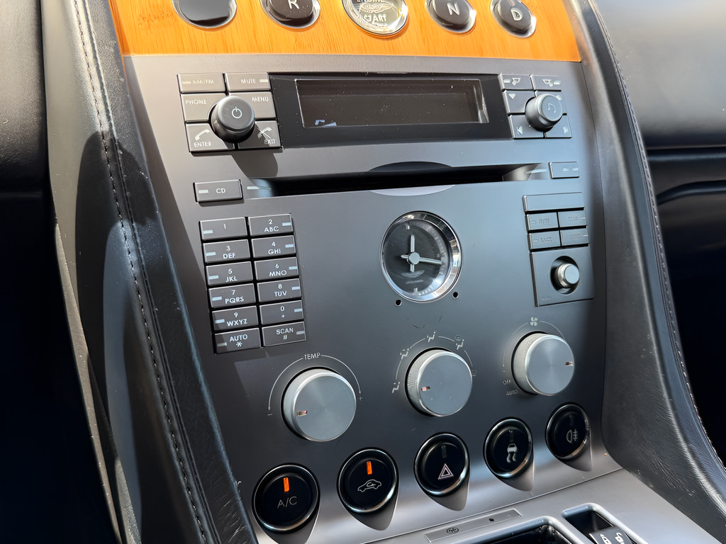 Used 2006 Aston Martin DB9 Volante RWD image 41