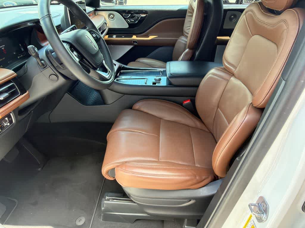 Used 2024 Lincoln Aviator Reserve w/ Equipment Group 201A AWD/4WD image 10