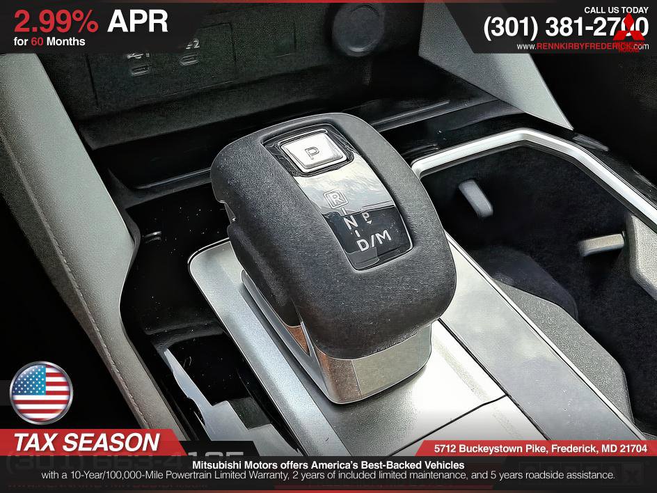 Used 2025 Mitsubishi Outlander AWD image 15