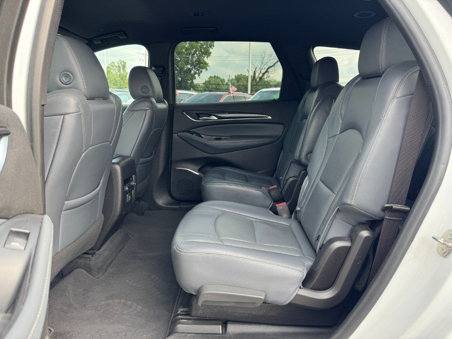 Used 2022 Buick Enclave Essence FWD image 16
