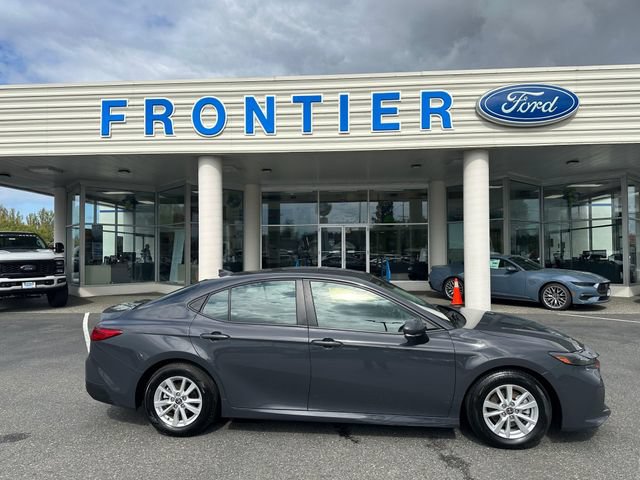 Used 2025 Toyota Camry LE FWD image 1