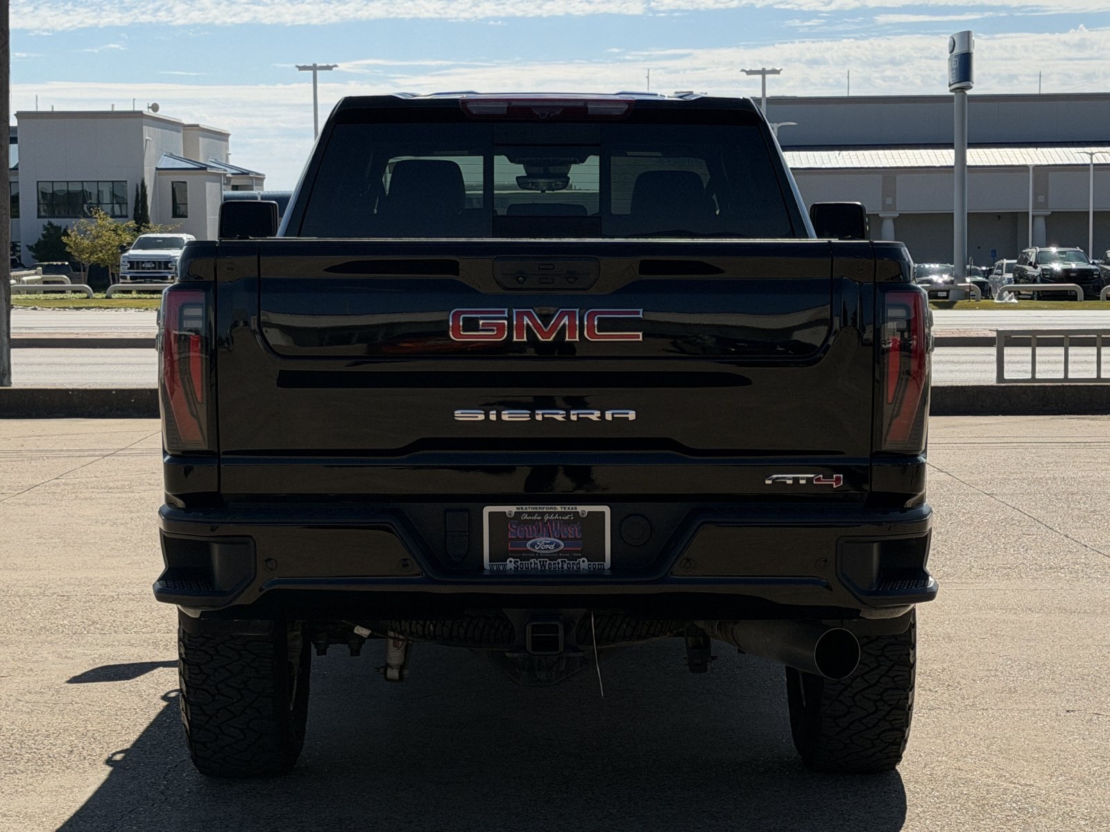 Used 2025 GMC Sierra 3500 AT4 w/ AT4 Premium Plus Package AWD/4WD image 5