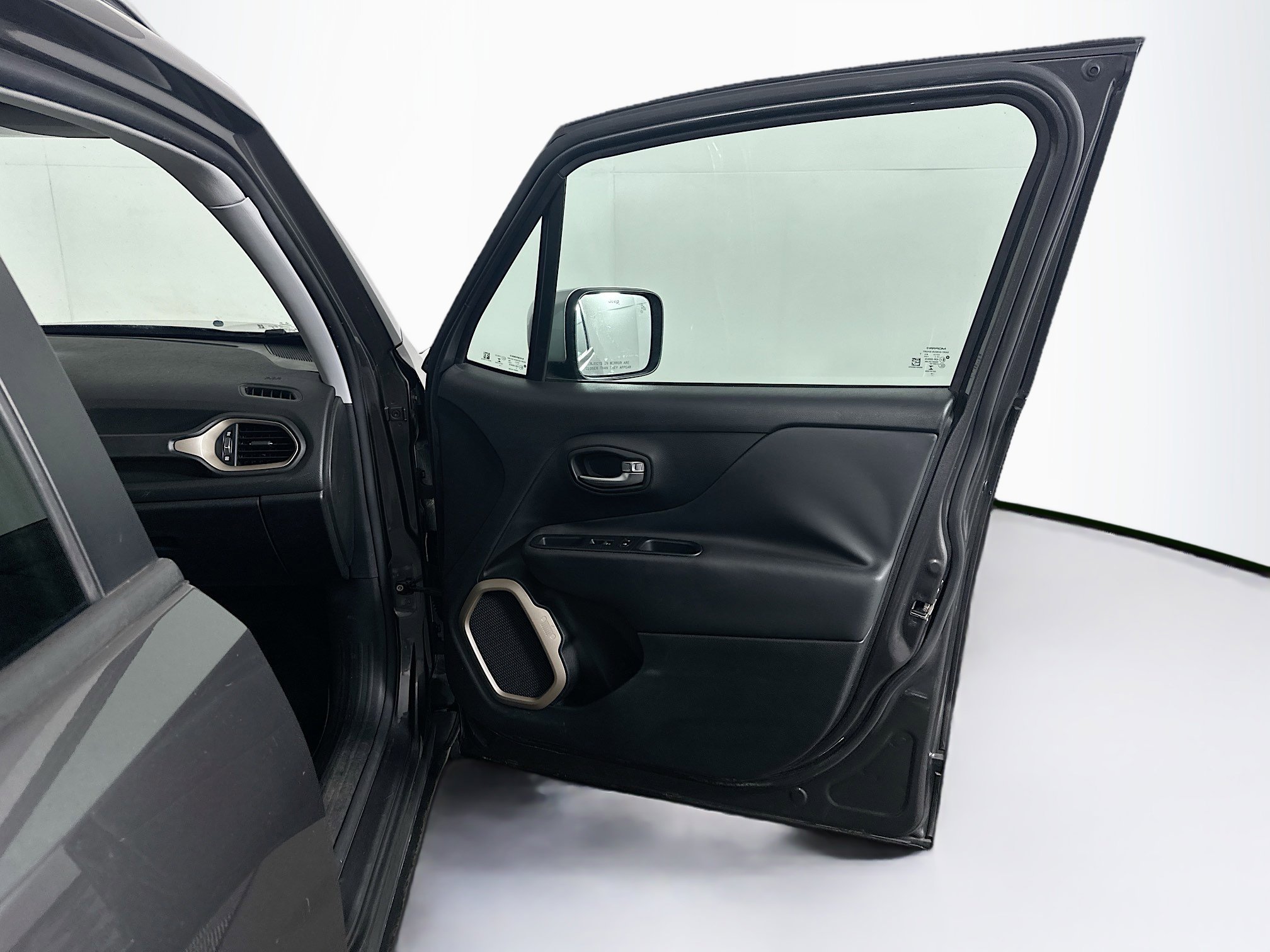 Used 2016 Jeep Renegade Limited FWD image 32
