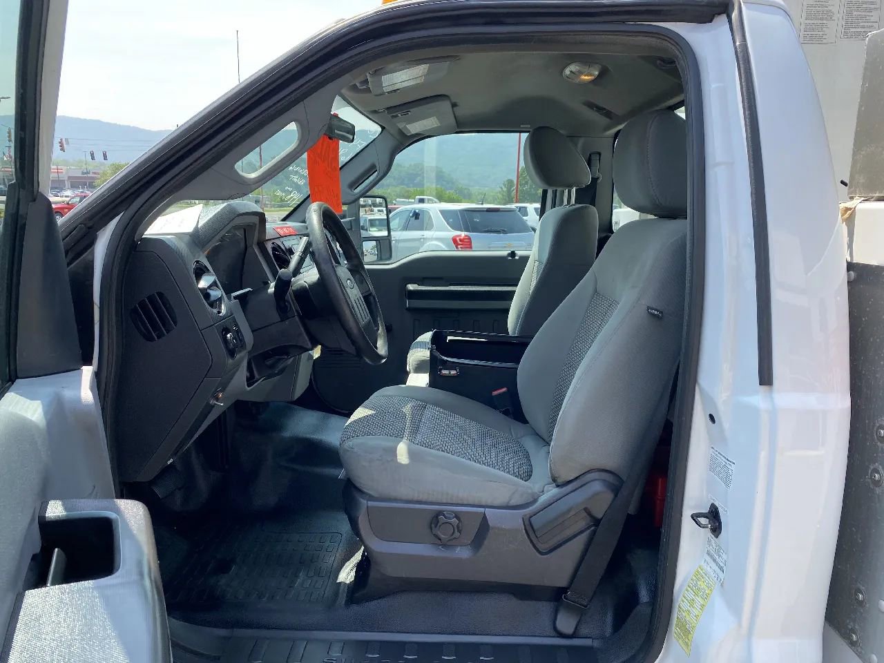 Used 2012 Ford F450 XL w/ Heavy Service Suspension Pkg RWD image 9
