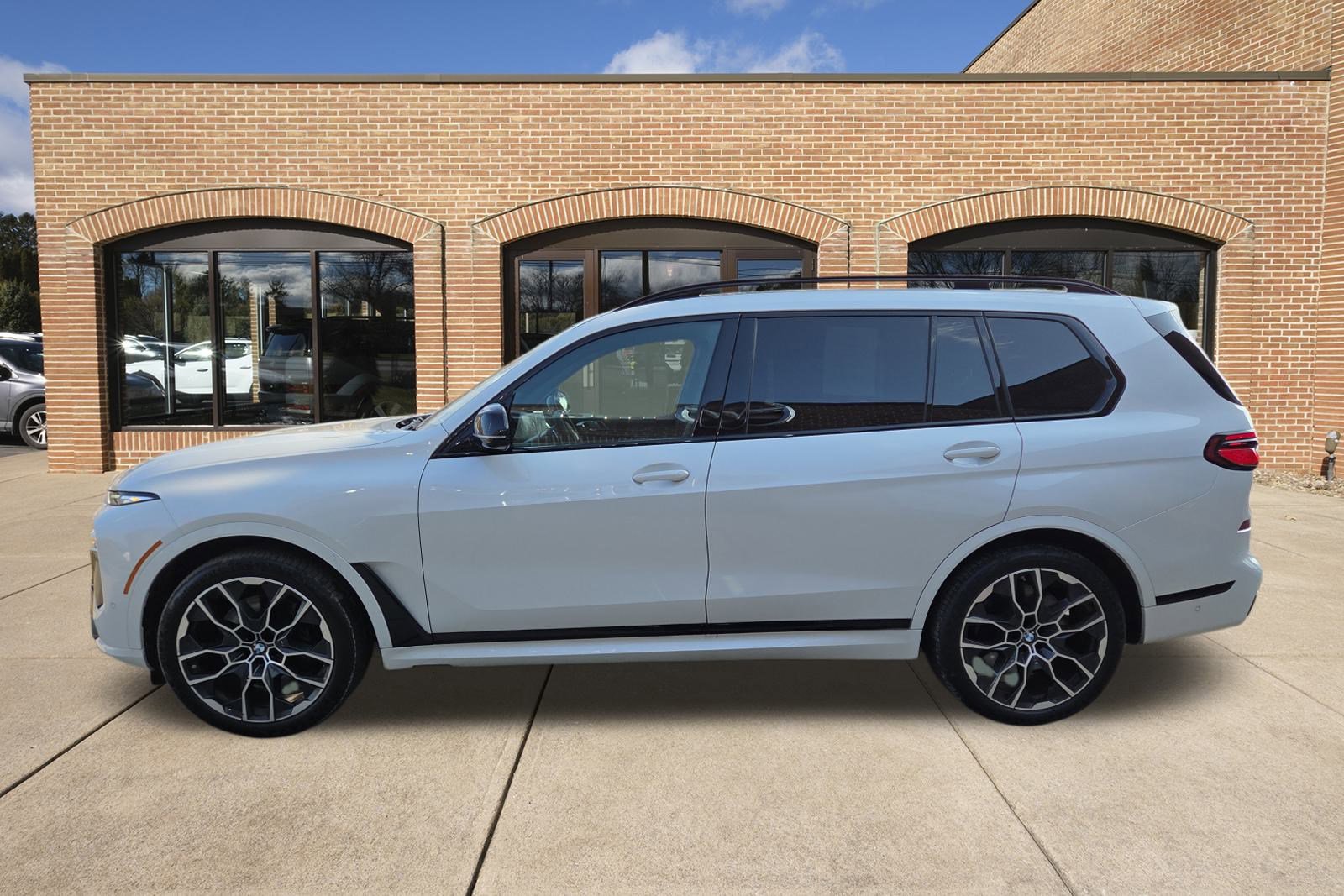 Used 2026 BMW X7 M60i image 7