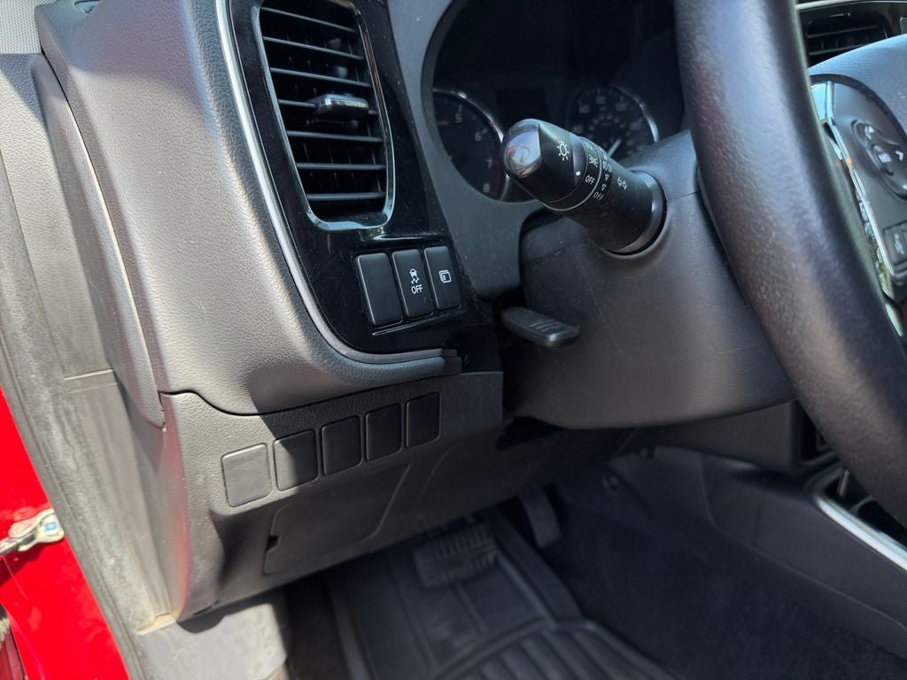 Used 2019 Mitsubishi Outlander SE AWD/4WD image 19