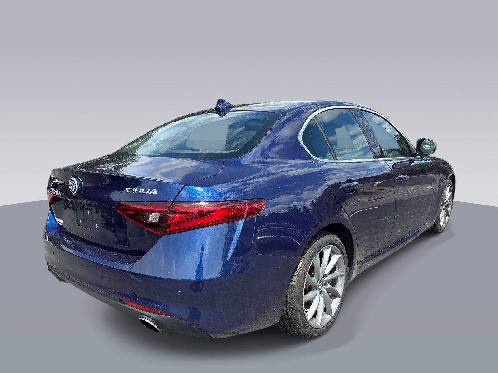 Used 2017 Alfa Romeo Giulia AWD w/ Cold Weather Package image 3
