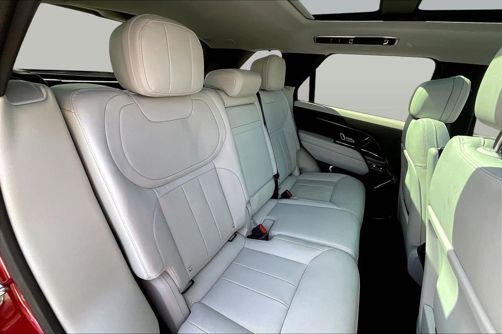 Used 2023 Land Rover Range Rover Sport SE image 25