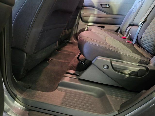 Used 2025 Nissan Pathfinder SV FWD image 11