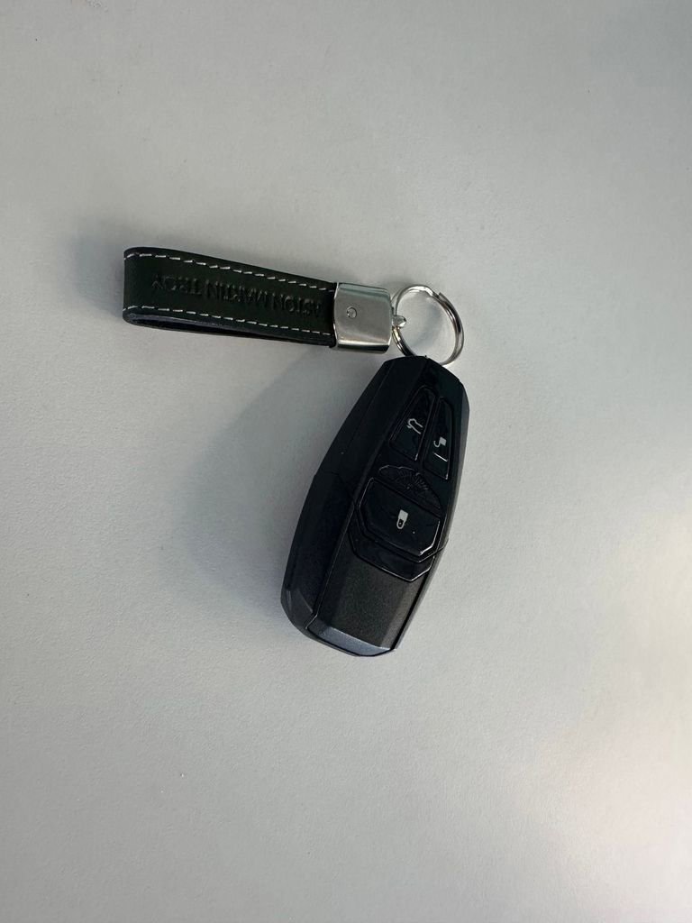 Used 2022 Aston Martin V8 Vantage Roadster image 28