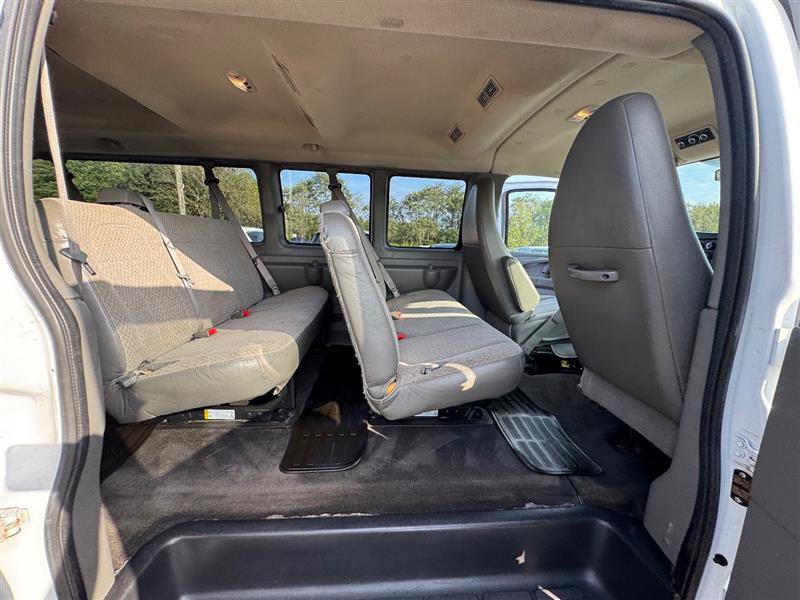 Used 2015 Chevrolet Express 3500 LT w/ LT Preferred Equipment Group image 40